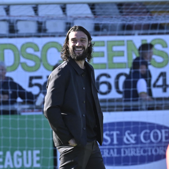 安迪·卡羅爾執(zhí)教兩連勝 KSI入主達(dá)根漢姆劍指英超 安迪·卡羅爾執(zhí)教兩連勝 KSI入主達(dá)根漢姆劍指英超