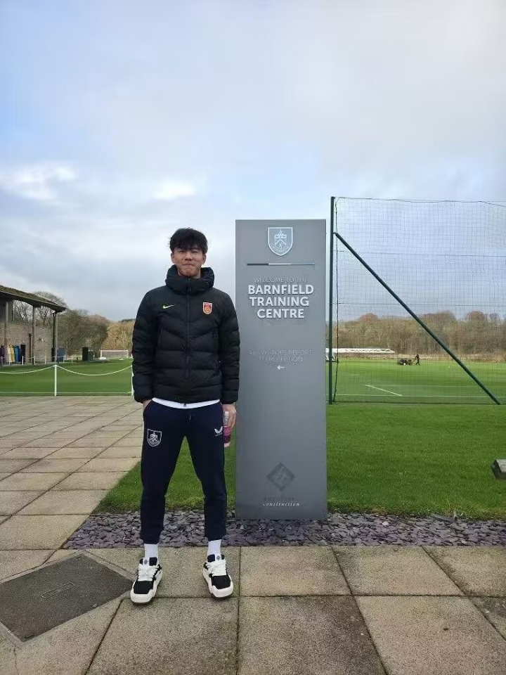 伯恩利引援名單張家鳴居首 媒體人析英語(yǔ)能力與家庭理念成關(guān)鍵