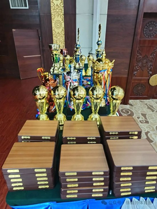 第三屆大師杯萬(wàn)象落幕：24隊(duì)參賽，美國(guó)70歲老將獲長(zhǎng)青杯