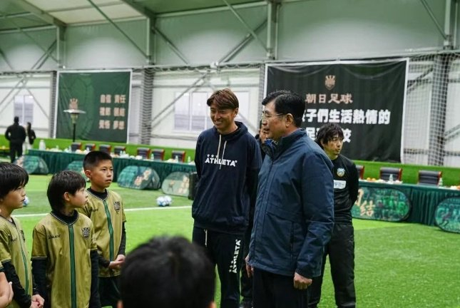 前國(guó)腳楊旭創(chuàng)業(yè)記：放棄功利學(xué)日本，青訓(xùn)從拆解每個(gè)腳趾觸球開(kāi)始