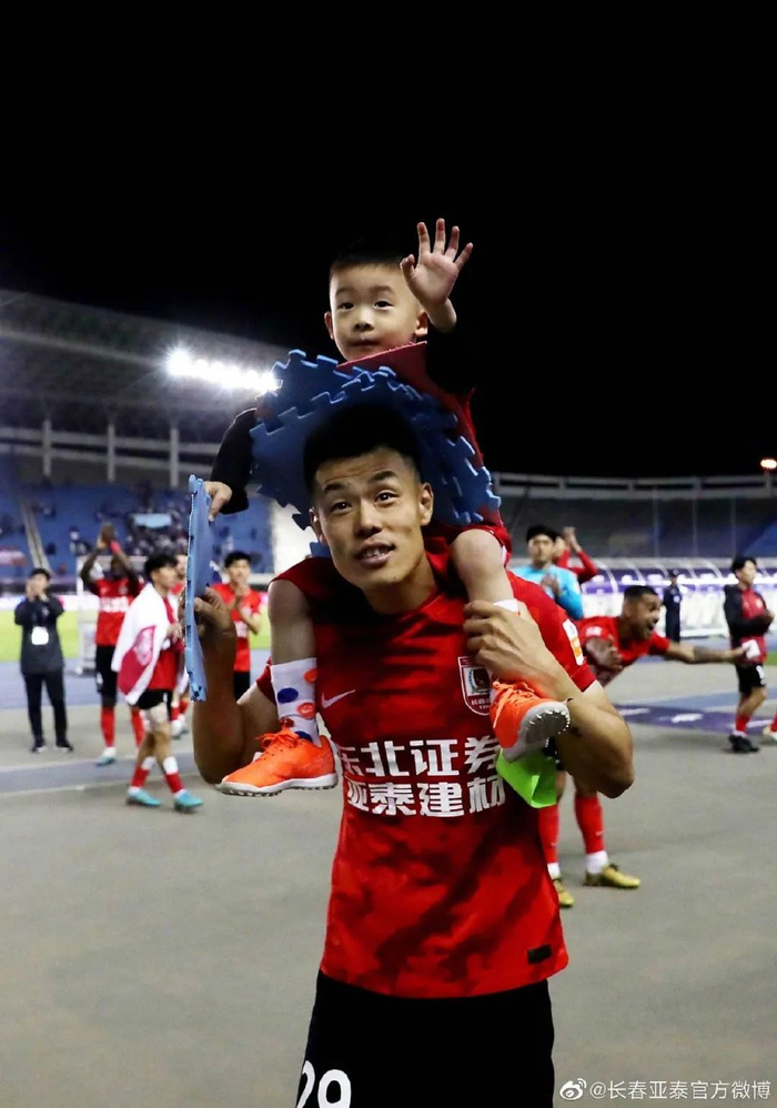13輪追平歷史最差開局，譚龍：站得住，亞泰旗就不會倒