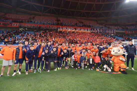 十輪不勝終結(jié)！青島海牛3-0完勝長(zhǎng)春亞泰擺脫墊底