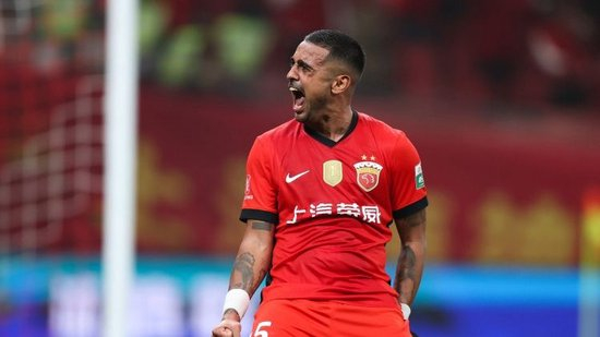 海港客場(chǎng)3-2險(xiǎn)勝云南玉昆 萊昂納多雙響武磊獻(xiàn)助攻 19歲蒯紀(jì)聞首秀