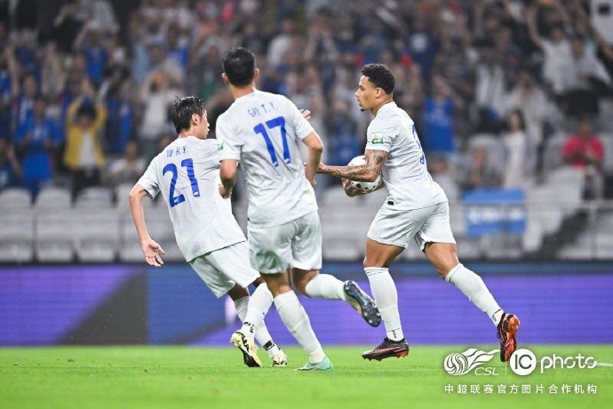 阿代米閃擊 卡爾采夫點射 深圳客場2-1終結申花不敗