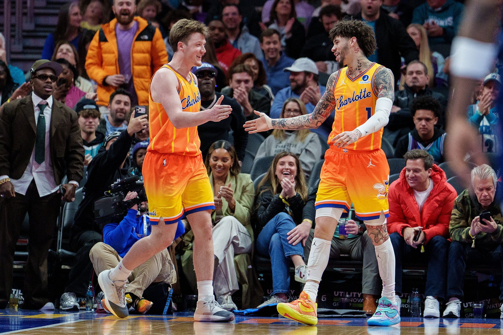 NBA賽事預(yù)測(cè)：步行者vs黃蜂、老鷹vs籃網(wǎng)、公牛vs尼克斯、爵士vs火箭、猛龍vs灰熊、凱爾特人vs雄鹿、魔術(shù)vs獨(dú)行俠、鵜鶘vs國(guó)王比分與盤(pán)口分析